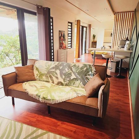 Fare Toahana, Accommodation With A Ocean View Faaa Екстериор снимка