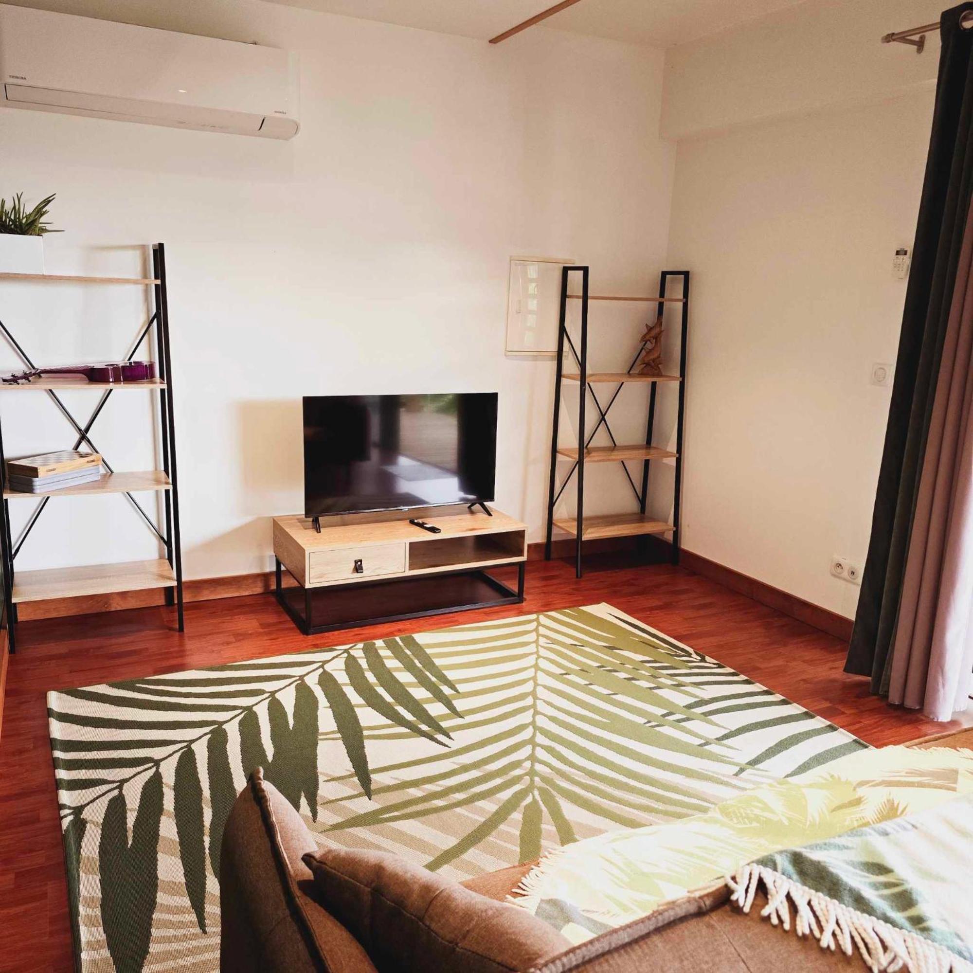 Fare Toahana, Accommodation With A Ocean View Faaa Екстериор снимка