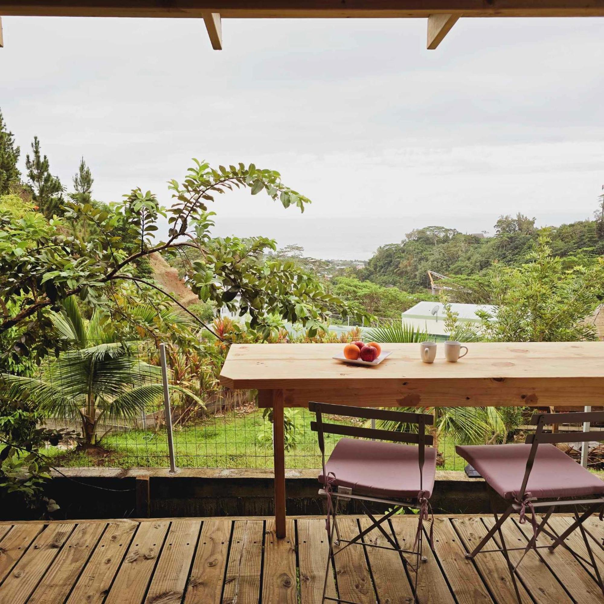 Fare Toahana, Accommodation With A Ocean View Faaa Екстериор снимка