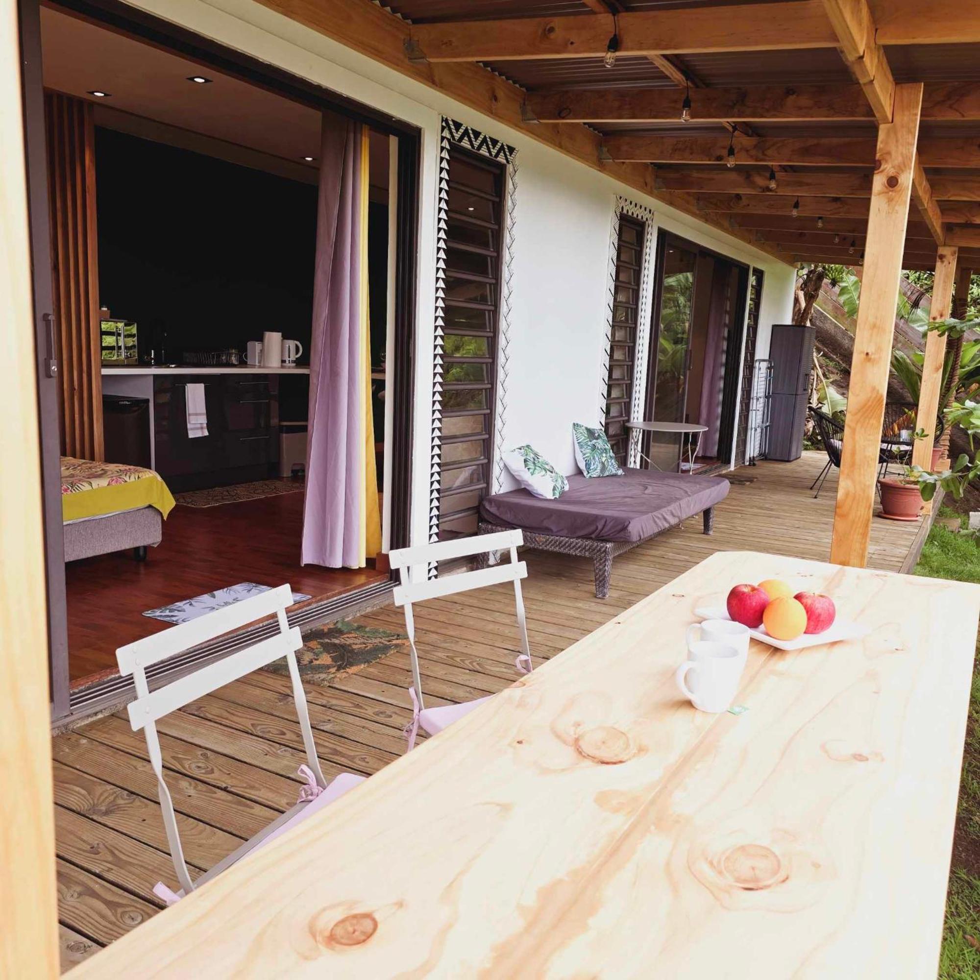 Fare Toahana, Accommodation With A Ocean View Faaa Екстериор снимка