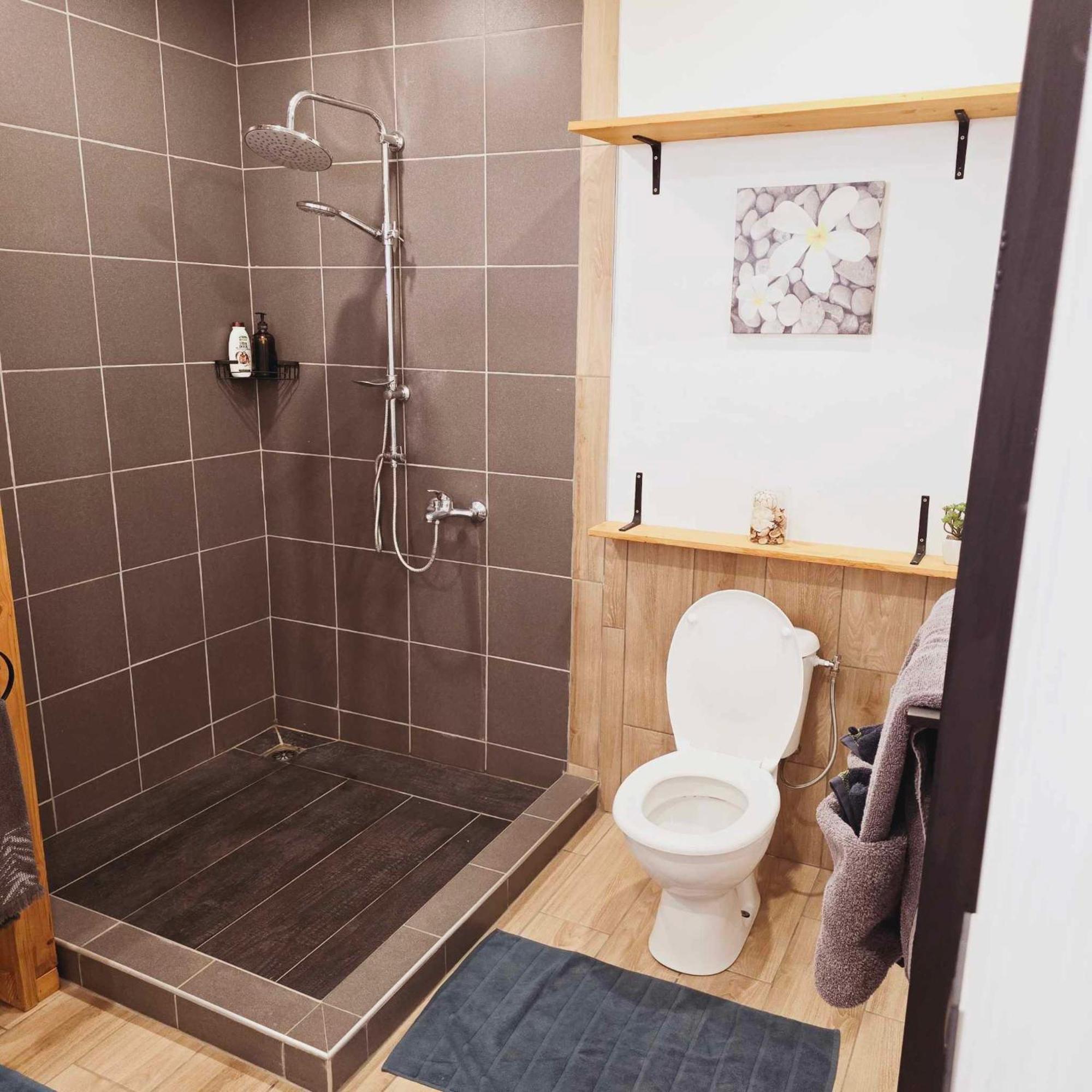 Fare Toahana, Accommodation With A Ocean View Faaa Екстериор снимка